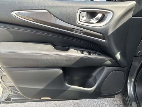 Used 2019 INFINITI QX60 Luxe w/ Essential Package image 13