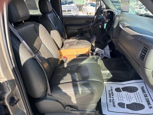 Used 2003 Chevrolet Silverado 2500 2WD Crew Cab image 7