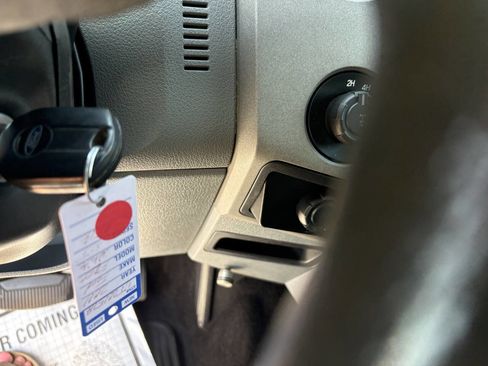 Used 2011 Ford F250 XLT w/ XLT Premium Pkg image 27