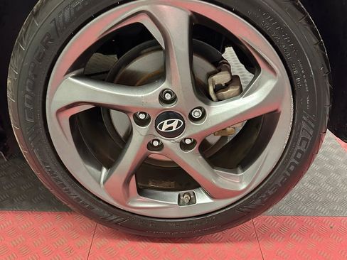 Used 2019 Hyundai Veloster 2.0 FWD image 32
