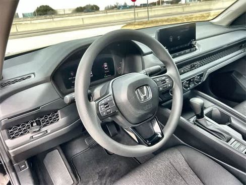 Certified 2025 Honda Accord LX image 15