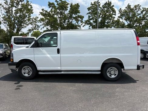 Used 2025 Chevrolet Express 2500 w/ Driver Convenience Package RWD image 2
