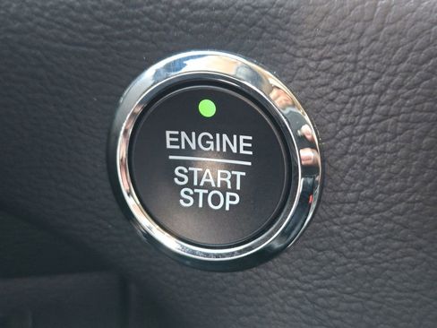 Used 2024 Ford Edge Titanium image 24