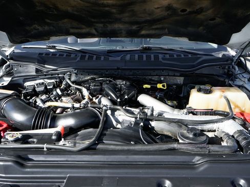 Used 2017 Ford F550 XL image 12