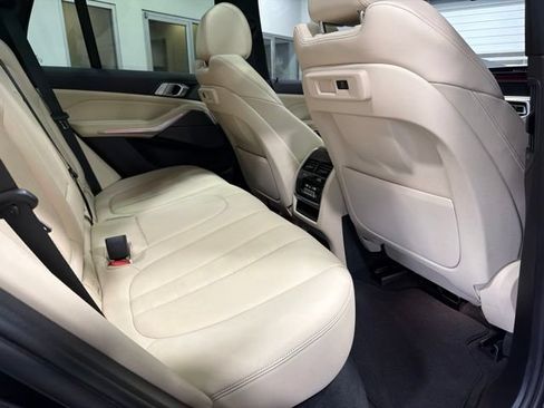 Used 2021 BMW X5 xDrive40i w/ M Sport Package AWD/4WD image 36