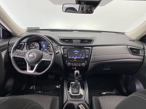 Used 2020 Nissan Rogue SV image 14