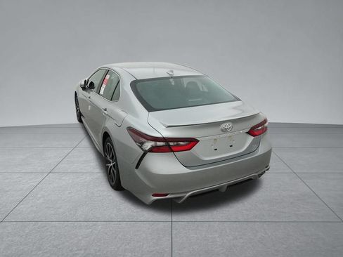 Used 2023 Toyota Camry SE FWD image 8