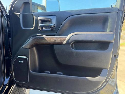 Used 2019 GMC Sierra 2500 Denali w/ Duramax Plus Package AWD/4WD image 21