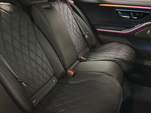 New 2025 Mercedes-Benz S 580e 4MATIC Sedan image 33