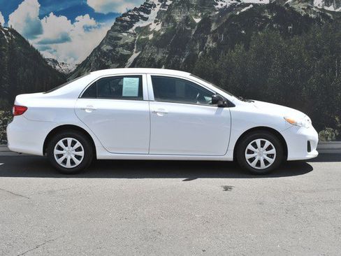 Used 2011 Toyota Corolla FWD image 2