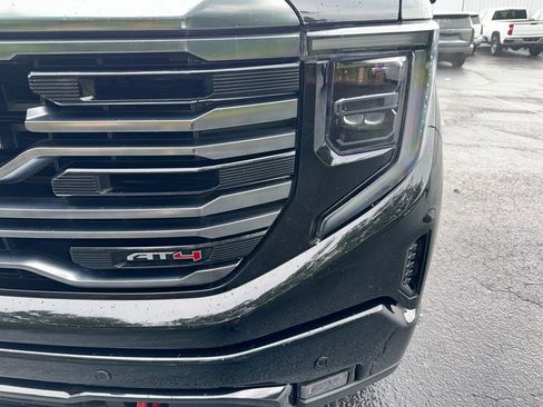 Used 2024 GMC Sierra 1500 AT4 w/ Technology Package AWD/4WD image 10