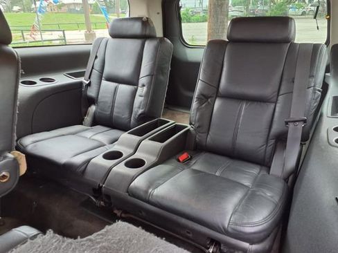 Used 2013 Chevrolet Suburban LT w/ Luxury Package image 8