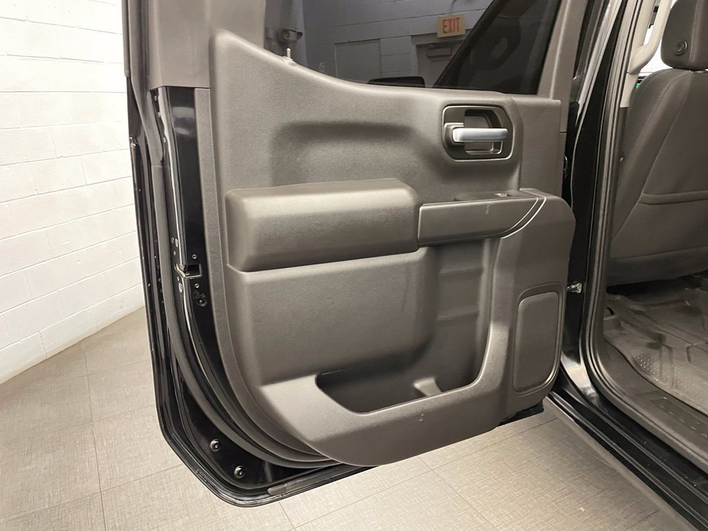 Used 2025 Chevrolet Silverado 1500 Custom Trail Boss AWD/4WD image 25
