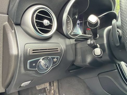 Used 2018 Mercedes-Benz GLC 300 4MATIC image 27