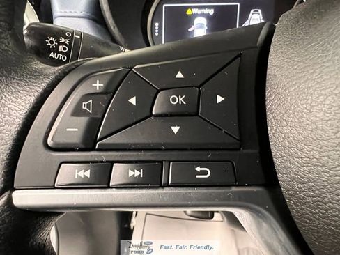 Used 2025 Nissan Versa SV FWD image 43