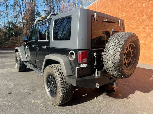 Used 2010 Jeep Wrangler Unlimited Sport image 8