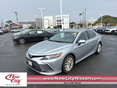 Used 2023 Toyota Camry LE image 1