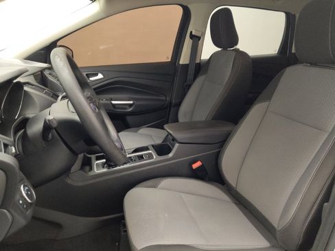 Used 2019 Ford Escape SE image 17