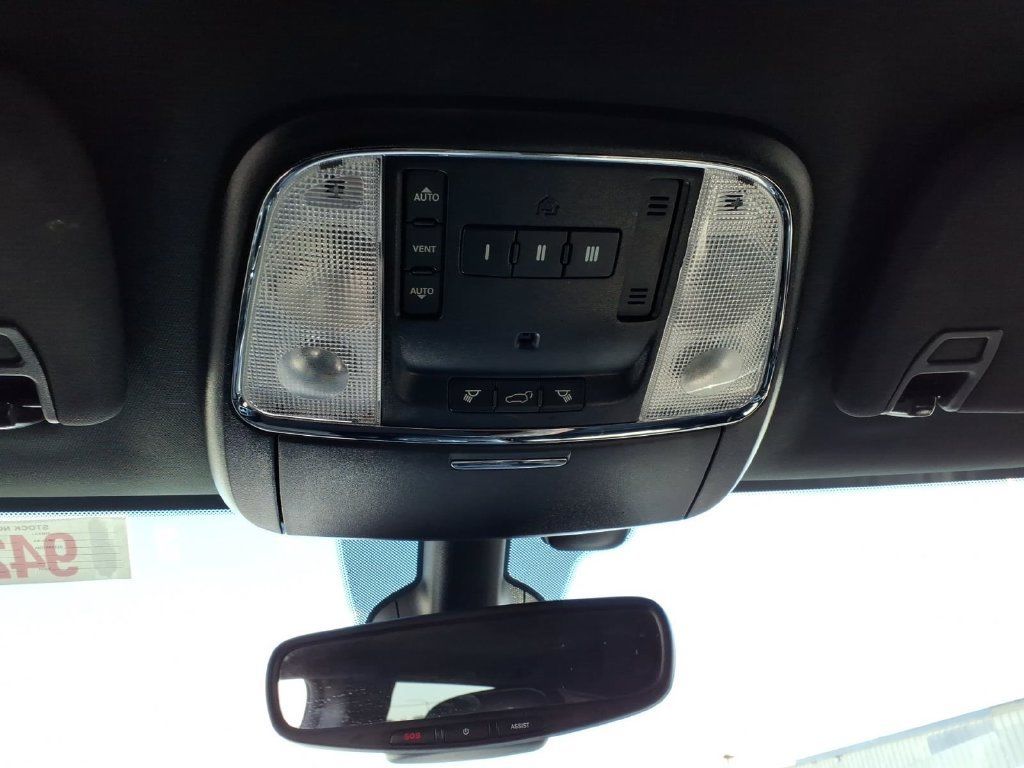 Used 2019 Jeep Grand Cherokee Limited w/ Trailer Tow Group IV AWD/4WD image 24