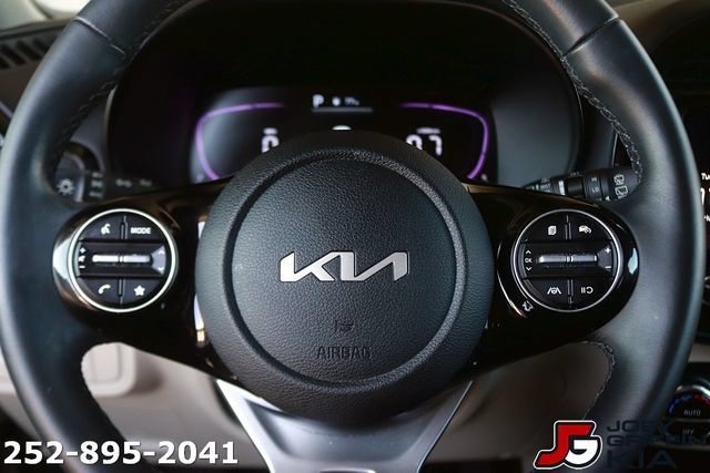 Certified 2025 Kia Soul EX FWD image 17
