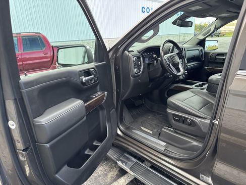 Used 2019 GMC Sierra 1500 SLT w/ SLT Premium Package image 32
