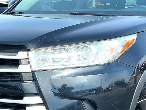Used 2018 Toyota Highlander Plus image 4