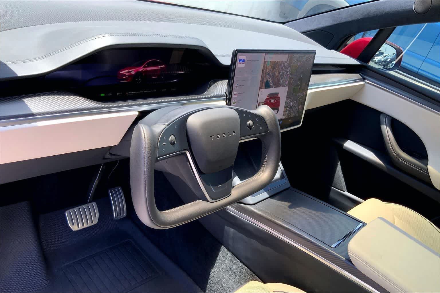 Used 2022 Tesla Model X Plaid AWD/4WD image 2
