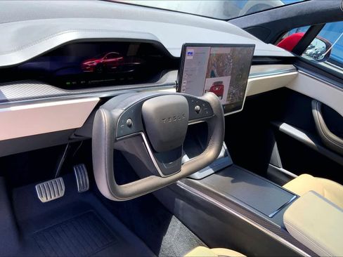 Used 2022 Tesla Model X Plaid AWD/4WD image 2