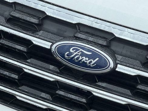 New 2026 Ford Explorer Active AWD/4WD image 3