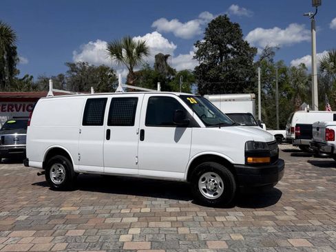Used 2020 Chevrolet Express 2500 w/ Driver Convenience Package RWD image 4