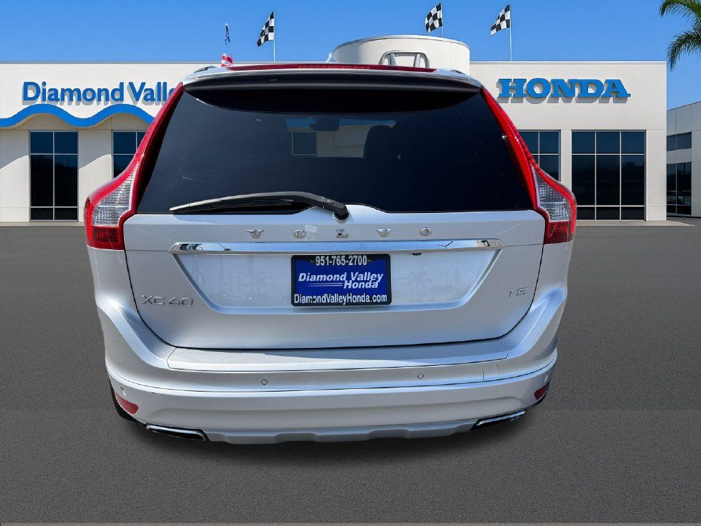 Used 2016 Volvo XC60 T5 Premier w/ Proximity Package FWD image 5