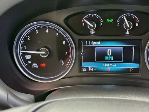 Used 2018 Buick Enclave Essence FWD image 12