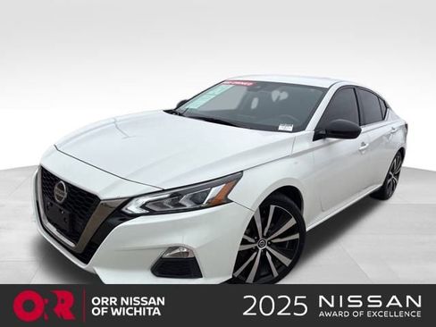 Used 2021 Nissan Altima 2.5 SR FWD image 1