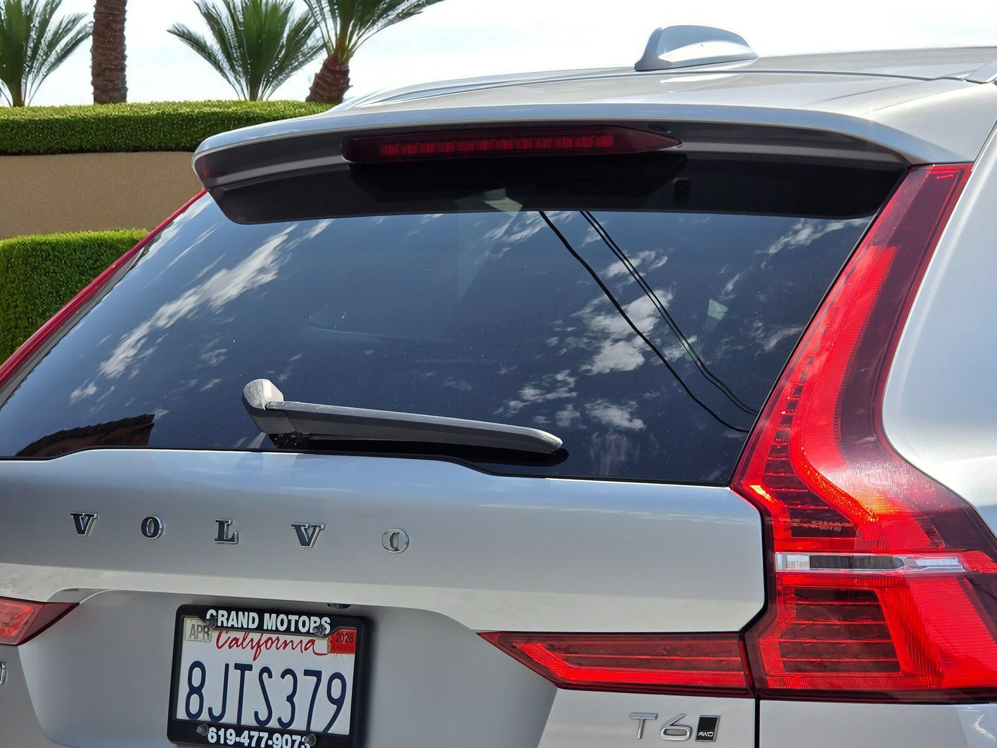 Used 2019 Volvo XC60 T6 Momentum w/ Multimedia Package AWD/4WD image 11