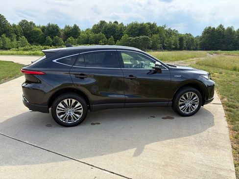 Used 2021 Toyota Venza Limited w/ Advanced Technology Package AWD/4WD image 10