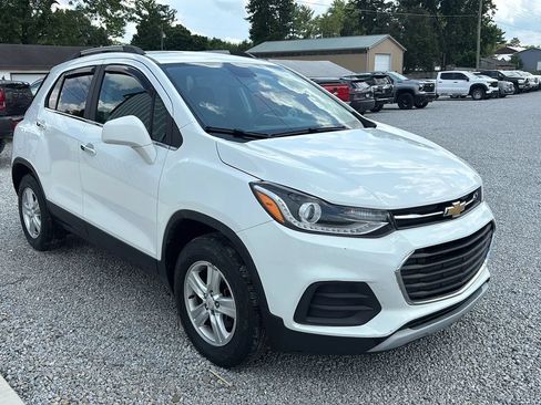 Used 2019 Chevrolet Trax LT w/ LT Convenience Package AWD/4WD image 10