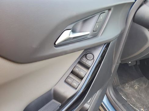 New 2026 Chevrolet Equinox LT w/ Convenience Package II image 7