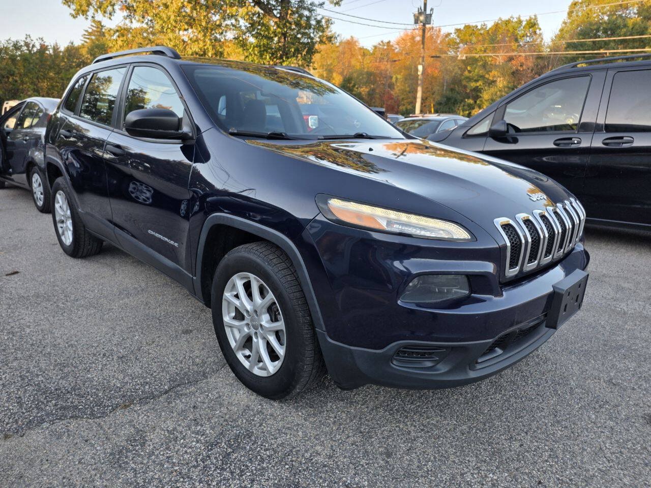 Used 2015 Jeep Cherokee Sport w/ Cold Weather Group AWD/4WD image 10