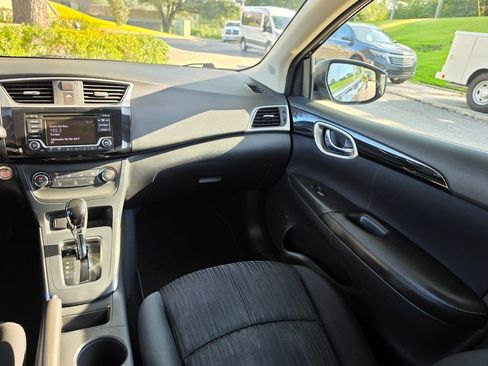 Used 2017 Nissan Sentra SV FWD image 17