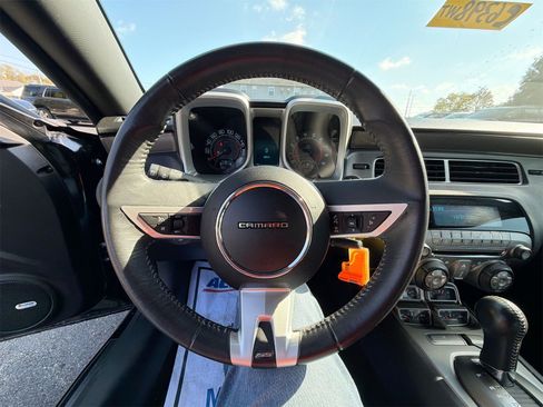 Used 2011 Chevrolet Camaro SS image 12