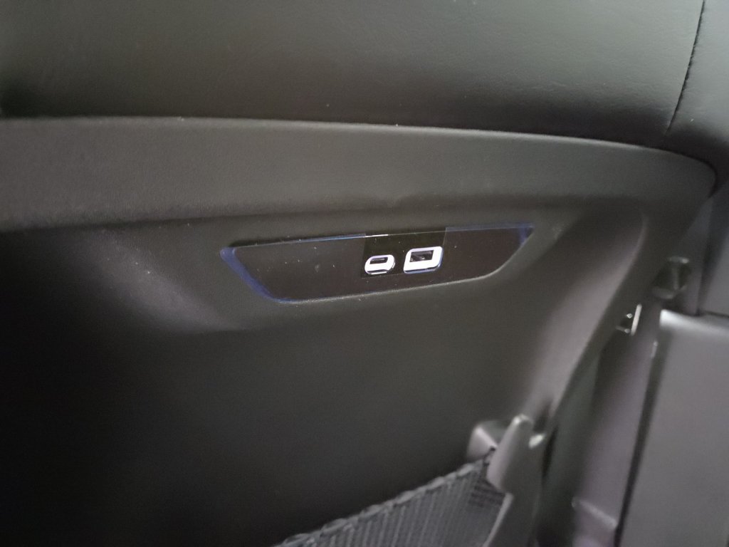 New 2026 Chrysler Pacifica Select w/ S Appearance Package FWD image 31