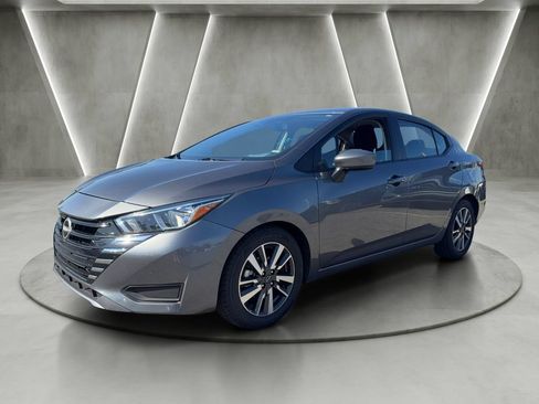 Used 2024 Nissan Versa SV FWD image 3