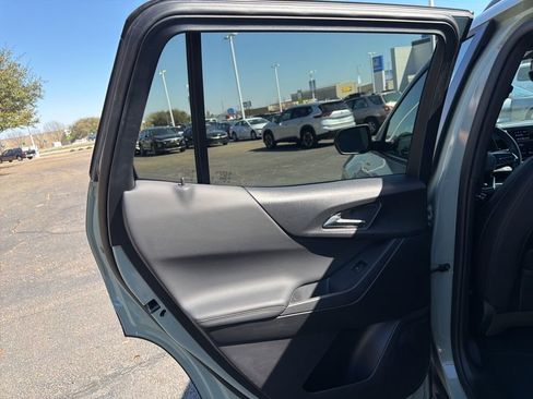 Used 2025 Chevrolet Equinox LT w/ Convenience Package II image 27