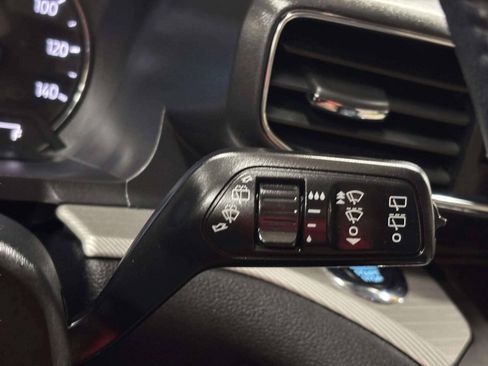 Used 2020 Ford Explorer XLT w/ Equipment Group 202A AWD/4WD image 35