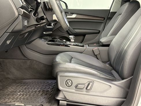 Used 2023 Audi Q5 2.0T Premium w/ Convenience Package AWD/4WD image 5