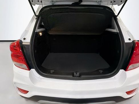 Used 2020 Chevrolet Trax LT w/ Sun & Sound Package FWD image 37