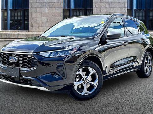 Used 2024 Ford Escape ST-Line w/ Tech Pack #1 AWD/4WD image 2