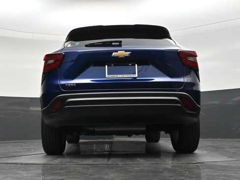 Used 2024 Chevrolet Trax LS w/ LS Convenience Package FWD image 23