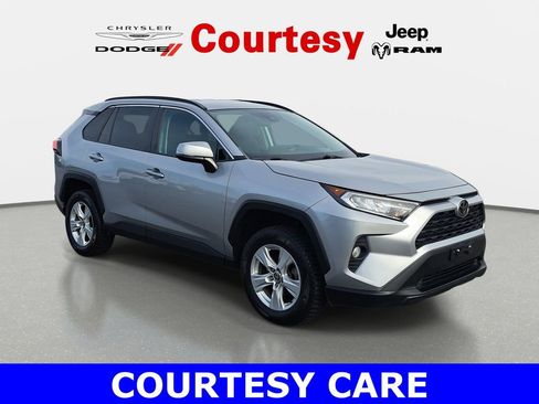 Used 2021 Toyota RAV4 XLE w/ Carpet Mat Package (TMS) AWD/4WD image 1