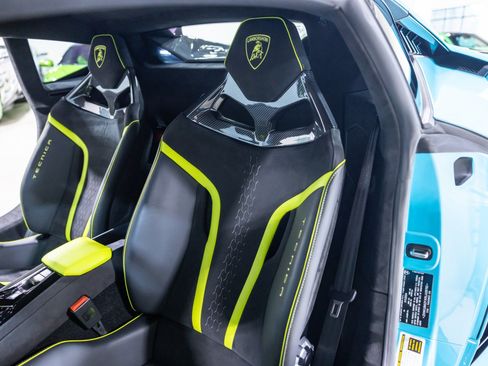 Used 2024 Lamborghini Huracan Tecnica RWD image 38